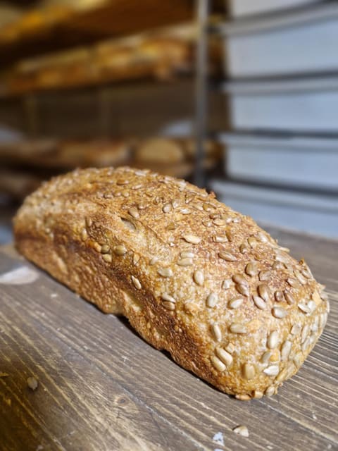 Solsikke & spelt surdeigsbrød | Fast levering